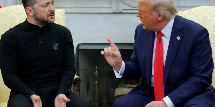 Američki dužnosnici eksplodiraju „kukavičke lutke“ Trump-Vance jer čelnici GOP-a pozdravljaju predsjedničke prijetnje Zelenskom kao ‘America First’