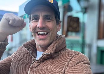 Andy Lee dijeli uzbudljive vijesti nakon angažmana dugoročnom partnerici Rebecca Harding