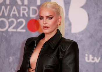 Anne-Marie je trudna! Singer očekuje svoje drugo dijete sa suprugom Slowthai dok otkriva svoju bebu u slatkim videu