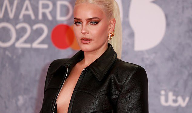 Anne-Marie je trudna! Singer očekuje svoje drugo dijete sa suprugom Slowthai dok otkriva svoju bebu u slatkim videu