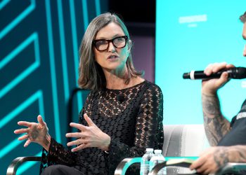 Ark Invest zamjenjuje gotovo 9 milijuna dolara vlastitog Bitcoin ETF -a (ARKB) za Coinbase (Coin) dionica