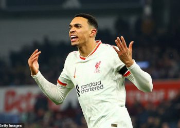 Aston Villa 2-2 Liverpool: Štrajk Trent Alexander-Arnolda spašava bod za Arne Slot-ovu stranu u Villa Parku-jer Reds idu na vrhu osam bodova na vrhu