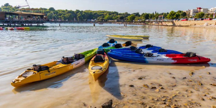Atraktivne lokacije na pulskoj obali dodijeljene su na korištenje ovim tvrtkama i obrtima