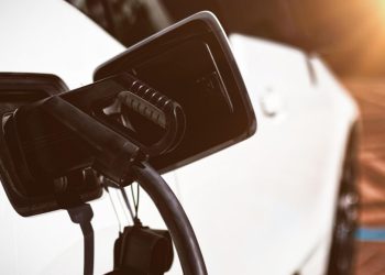 Auto Klub – Dobre vijesti: Globalna prodaja “auta s utičnicom” je jako skočila u siječnju, čak i u Europi