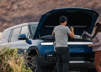 Auto Klub – Električni auto ‘ostao nepokretan’ nakon laganog udarca u stup: ‘Ne brinite, to je sigurnosna značajka’