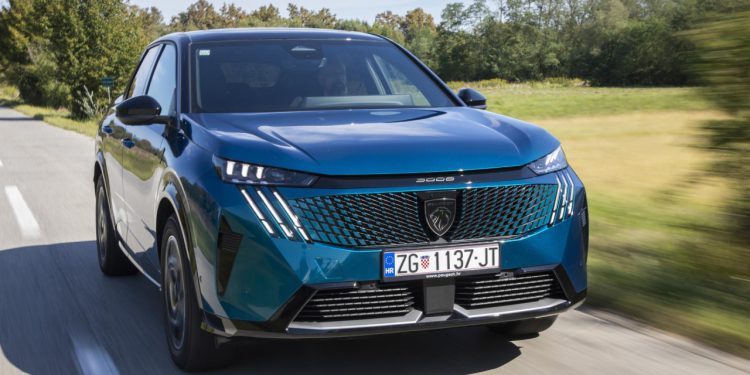 Auto Klub – Francuska remek djela: Tisuću brojeva u društvu sjajnih automobila iz Sochauxa