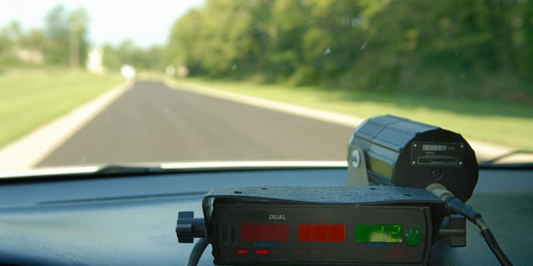 Auto Klub – Hoće li toga biti i kod nas? U ovoj državi EU vas plaćaju da iz vlastitog auta kamerom snimate prebrze, otkrili i zaradu