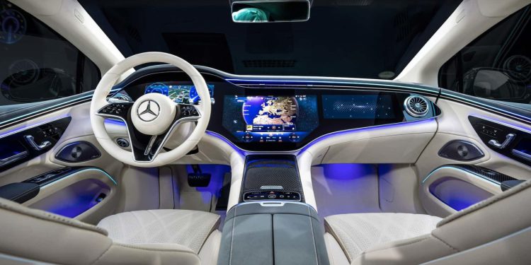 Auto Klub – Iz Mercedesa priznali ono što svi misle: Ogromni zasloni nisu luksuz, kupci žele bolje materijale i ergonomiju