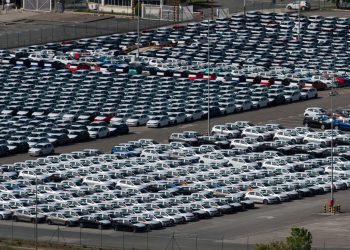 Auto Klub – Jeste li znali koliko goriva u spremniku novi automobili napuštaju tvornicu? Nekoliko čimbenika ovisi o količini