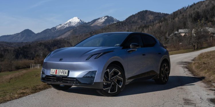 Auto Klub – Kineski svemirac sletio u Hrvatsku: Upoznajte Lynk&Co 02, kompaktni crossover neobičnog izgleda