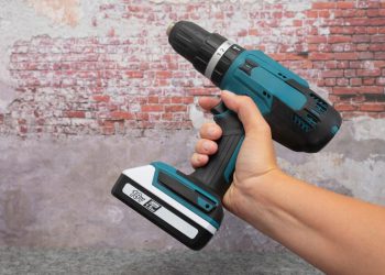 Auto Klub – Ludi pogonski stroj: Rusi napravili Ladu koju pokreću akumulatorske bušilice