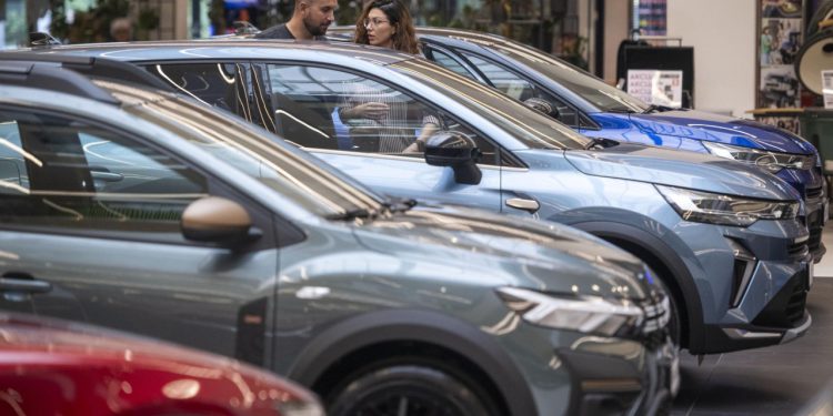 Auto Klub – Morate vidjeti koliko su Hrvati prošle godine kupili više novih automobila u odnosu na 2014.