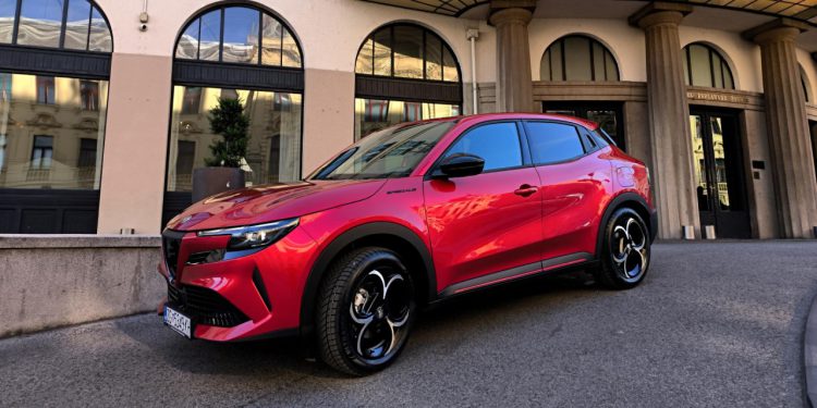 Auto Klub – Na hrvatsko tržište je stigao novi Alfa Romeo Junior: Svi detalji i prvi dojmovi iz vožnje talijanskog šminkera