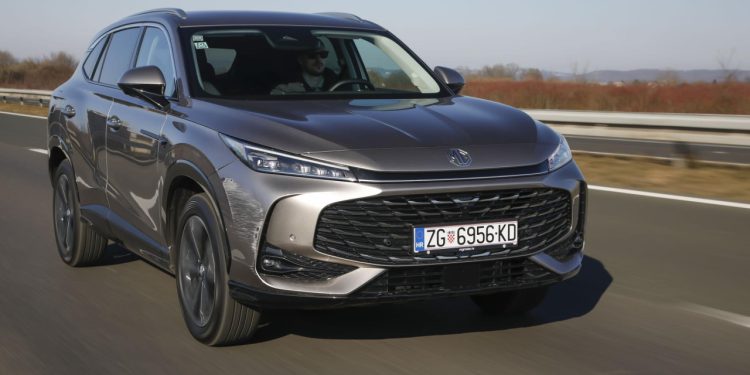 Auto Klub – Na testu: Zgodno dizajniran i vrlo solidno izrađen MG HS 1.5 T-GDI DCT Luxury s benzincem od 170 KS