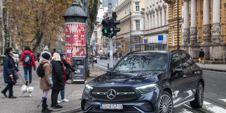 Auto Klub – Nova verzija Mercedesovog kompaktnog SUV-a spaja napredne tehnologije s besprijekornom izradom i vrhunskom agilnosti