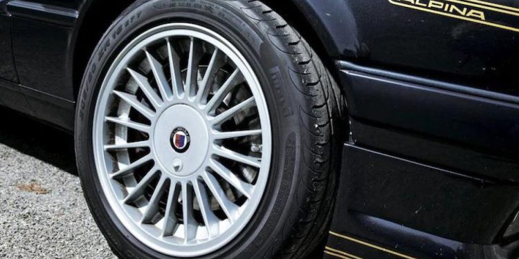 Auto Klub – Odjeća čini čovjeka, a kotači automobil: Ovo su automobili s naposebnijim naplatcima u povijesti