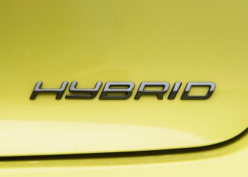 Auto Klub – Skupa promjena plana: Stellantis svoju tvornicu baterija prebacuje na pogon za proizvodnju komponenti hibrida