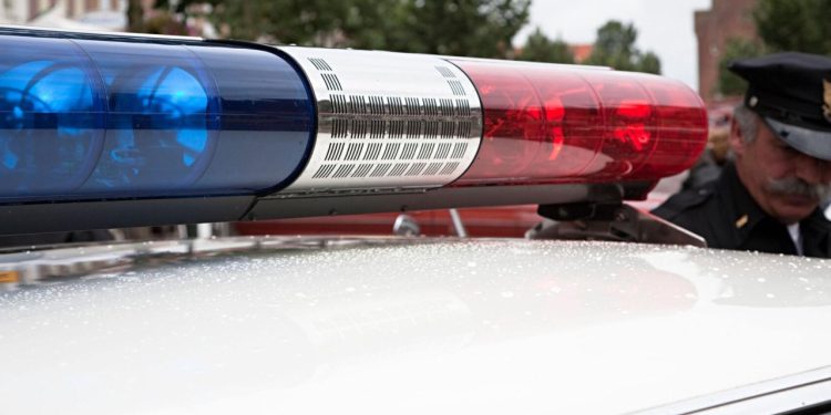 Auto Klub – Smiju li to oni? Razbio F8 Spider na autocesti, pa mu policajac neredio da pokrene motor i odveze ga do prvog izlaza