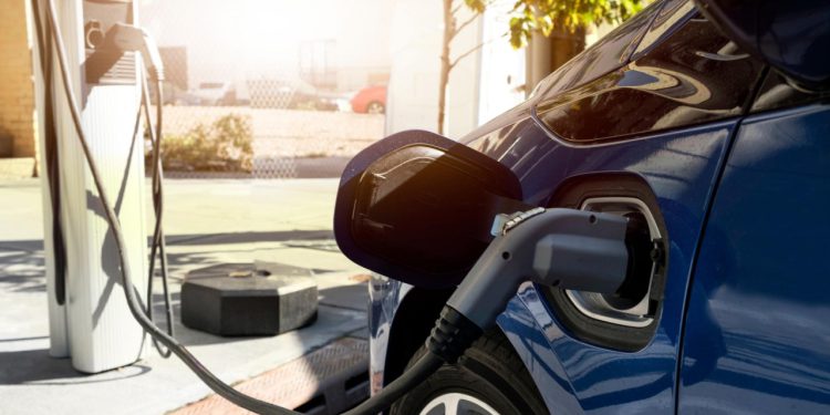 Auto Klub – Svjetlo na kraju tunela: Očekuje se rekordna prodaja električnih i plug-in hibridnih automobila