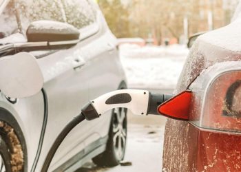 Auto Klub – Ultimativni zimski test električnih auta: Evo koliko dosega gube i kako se pune na temperaturama od -15 °C