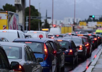 Auto Klub – Zašto se stvaraju gužve bez ikakvog razloga poput sudara ili kvara na cesti? Za to je kriv ‘efekt gusjenice’