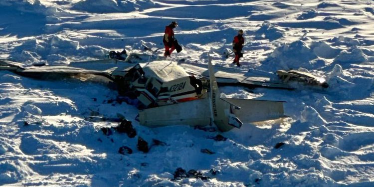 Avion koji podudara nestali let na Aljasci pronađen je zajedno s tri tijela