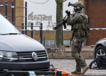 Belgijska policija lovi na maskirane naoružane naoružane nakon pucanja ispred metroa Bruxelles