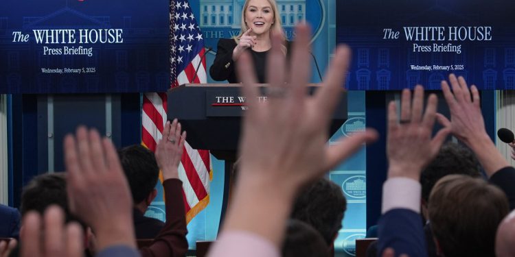 Bijela kuća nudi nekoliko odgovora o Trumpovom šokantnom prijedlogu Gaze