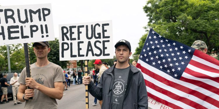 Bijeli Južnoafrikanci okupljaju se kako bi zahvalili Trumpu na podršci