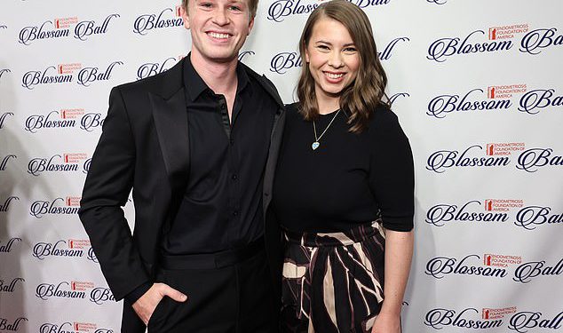 Bindi i Robert Irwin dijele rijetke obiteljske fotografije i emocionalne počasti tati Steve na onome što bi mu bio 63. rođendan: ‘Uvijek moja najveća inspiracija’