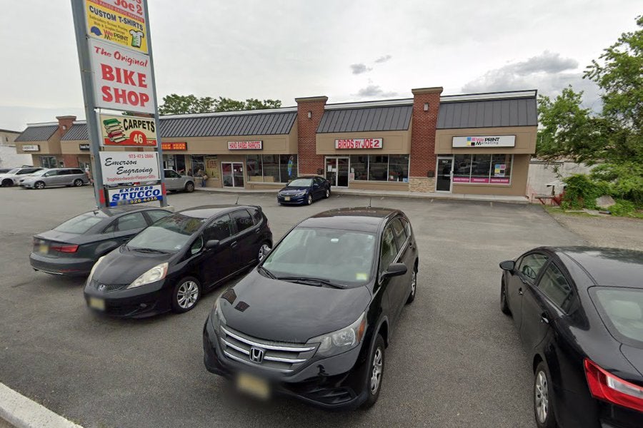 Ptice Joe 2 u Saddle Brooku, New Jersey, tijekom posljednjih tjedana pretrpjele su mnoštvo zločina, uključujući krađu i pokušaj ubojstva.