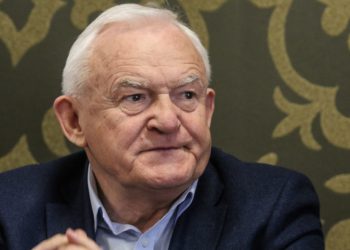 Bivši poljski premijer optužuje Ukrajince za napade požara – RT World News