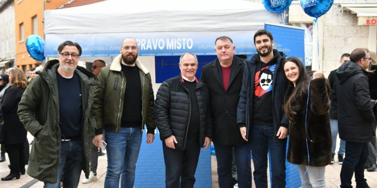 Boban, Šošić i Čogelja u Sinju: Prepuna Pijaca ih slušala