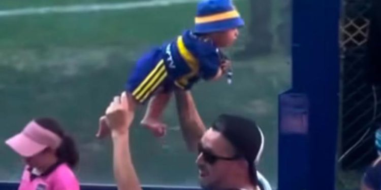 Boca juniori, nevjerojatno na tribinama: postoji novorođena beba! VIDEO