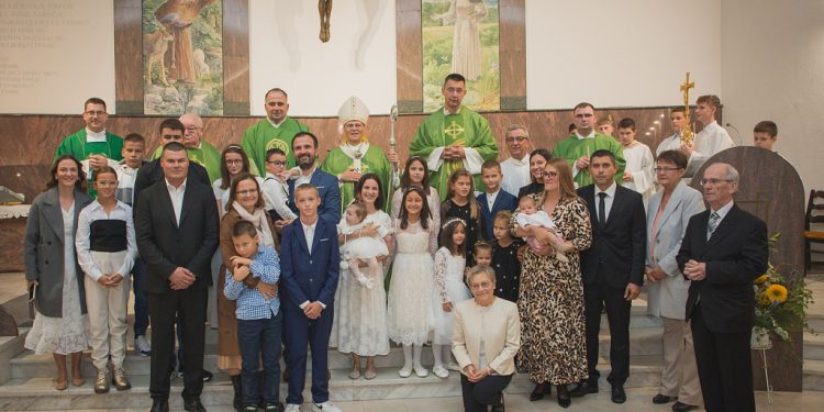 Bračni par iz Hrvatske posvojio sedmero djece: Nevjerojatnu priču svjedočit će u Virovitici