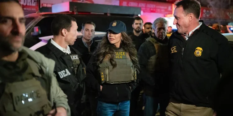 Čini se da Noem optužuje FBI za propuštanje planova za provođenje imigracije u LA -u