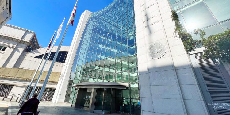 Čini se da je SEC spreman unaprijediti XRP, Litecoin (LTC), Solana (SOL) ETF aplikacije