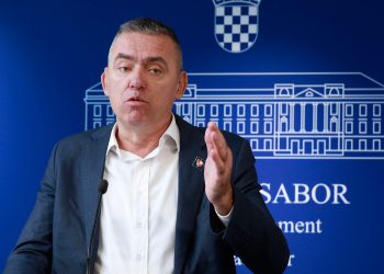 Ćipe raspalio po Pusiću zbog Thompsona: ‘To je posebno gadljivo’