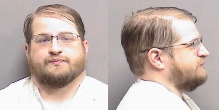 Član milicije u Montani optužen za dječji silovanje nakon Starbucks-a