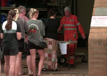 Cyclone Zelia čini zemljište u zapadnoj Australiji jer su stanovnici rekli da je “prekasno za evakuaciju”
