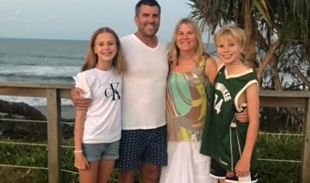 Dale Tapping: AFL Club Essendon baca se u tugu nakon tragične smrti trenera koji je izgubio bitku s ubojitom bolešću u dobi od samo 59 godina