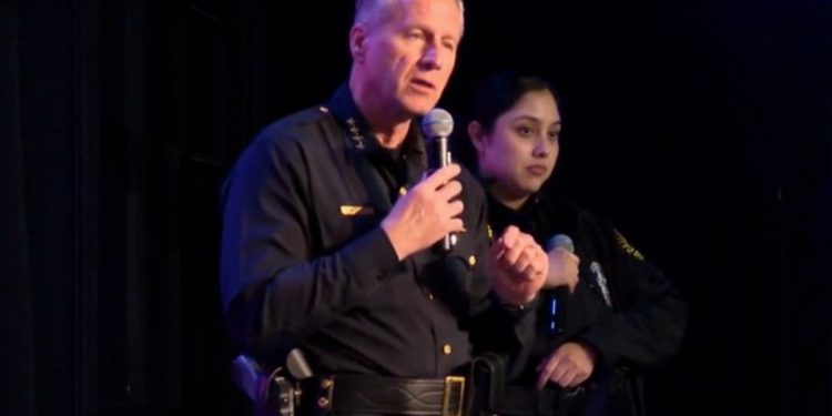 Dallasovi policajci neće raditi na ledenim napadima, načelnik kaže imigrantima