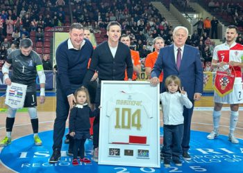 Dario Marinović se oprostio od dresa reprezentacije, ispraćen gromoglasnim pljeskom