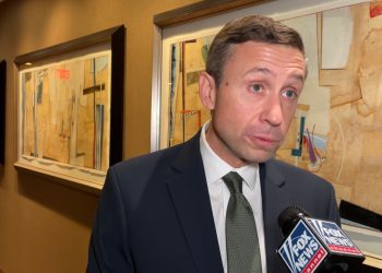 Demokrati biraju novu stolicu koja je Trumpa označila ‘izdajnika’ kao stranku želi se oporaviti s katastrofalnih izbora 2024