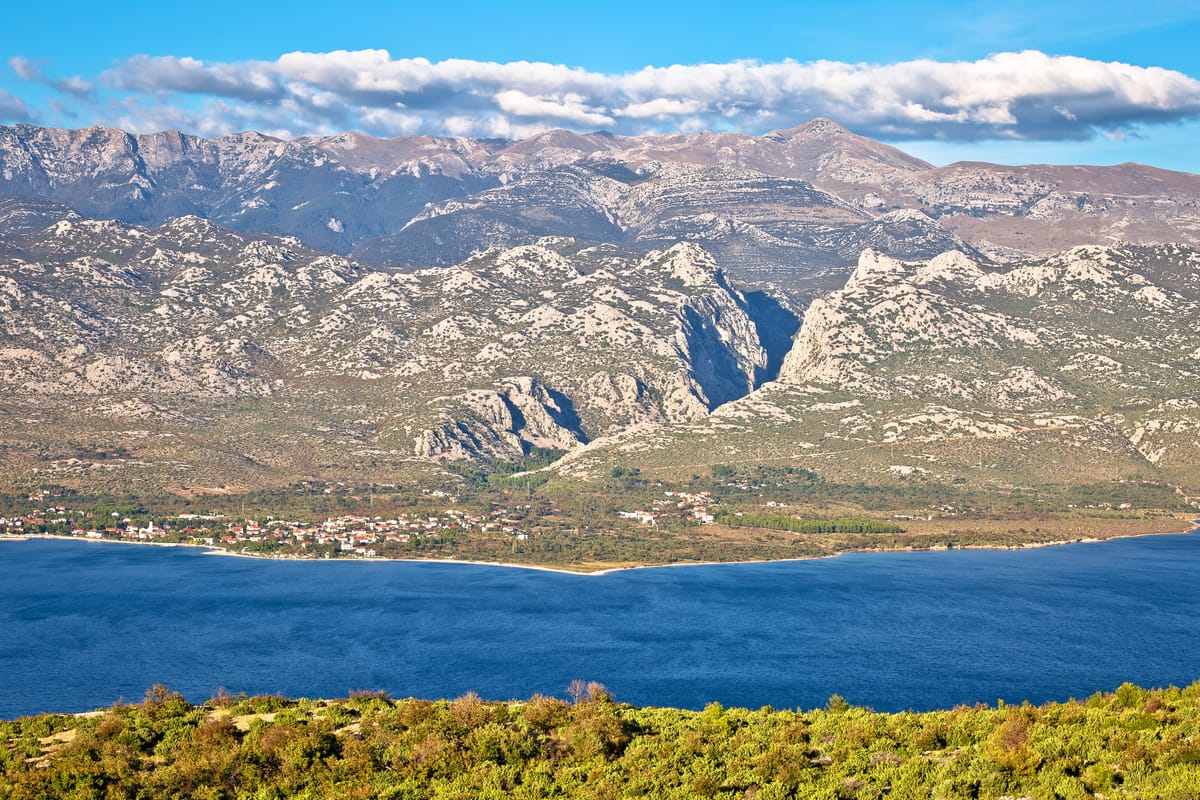 Radijski voditelj iz Zadra tijekom prijenosa uživo zabilježio trenutak potresa: "Što ja radim ovdje?!?"