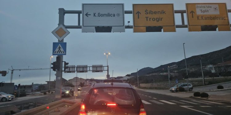 Dokad semafor na magistrali u Gomilici neće raditi? Evo što kažu iz Hrvatskih cesta