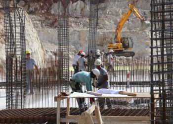 Dozvole za strane radnike trajat će duže, propisuju se pravila za smještaj, poslodavci moraju ostvarivati određeni promet