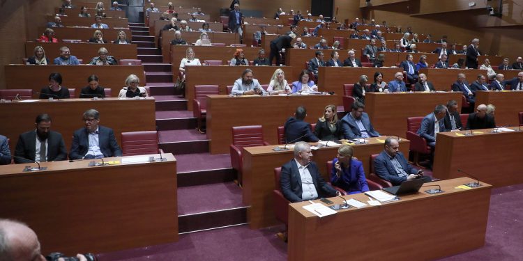 Drama u Saboru, u sve upleli i Thompsona: ‘Čim je došao, dali ste petama vjetra’