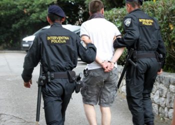 Dubrovačka policija uhitila muškarca koji je duže vrijeme prodavao marihuanu i kokain maloljetnim osobama