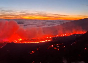 Etna ponovno erumpirala – rijeka lave duga je tri kilometra!